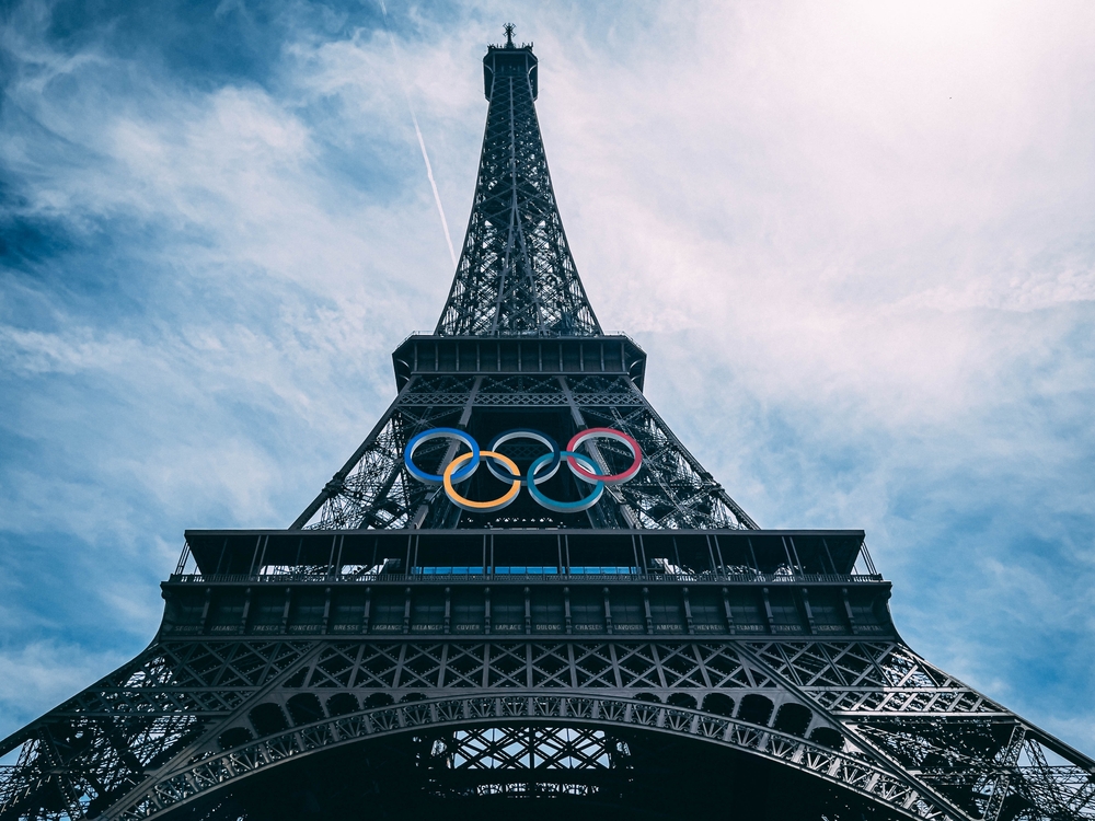 Billions of €urolympics rain on the Eiffel Tower